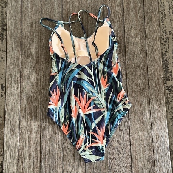 Kona Sol Modern Medium-Coverage One-Piece Swimsuit - Picture 4 of 7
